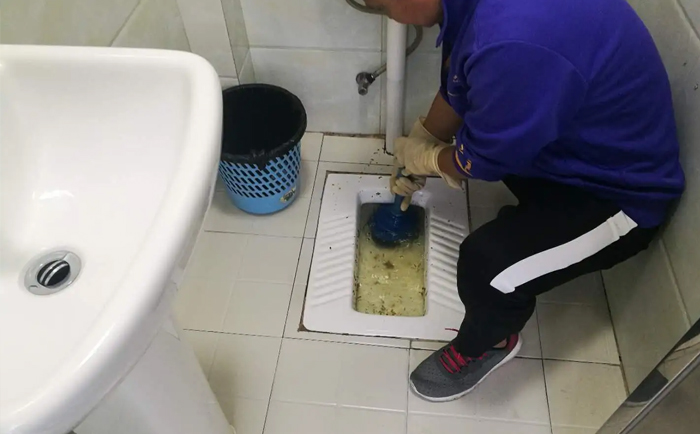 红毛镇疏通蹲坑